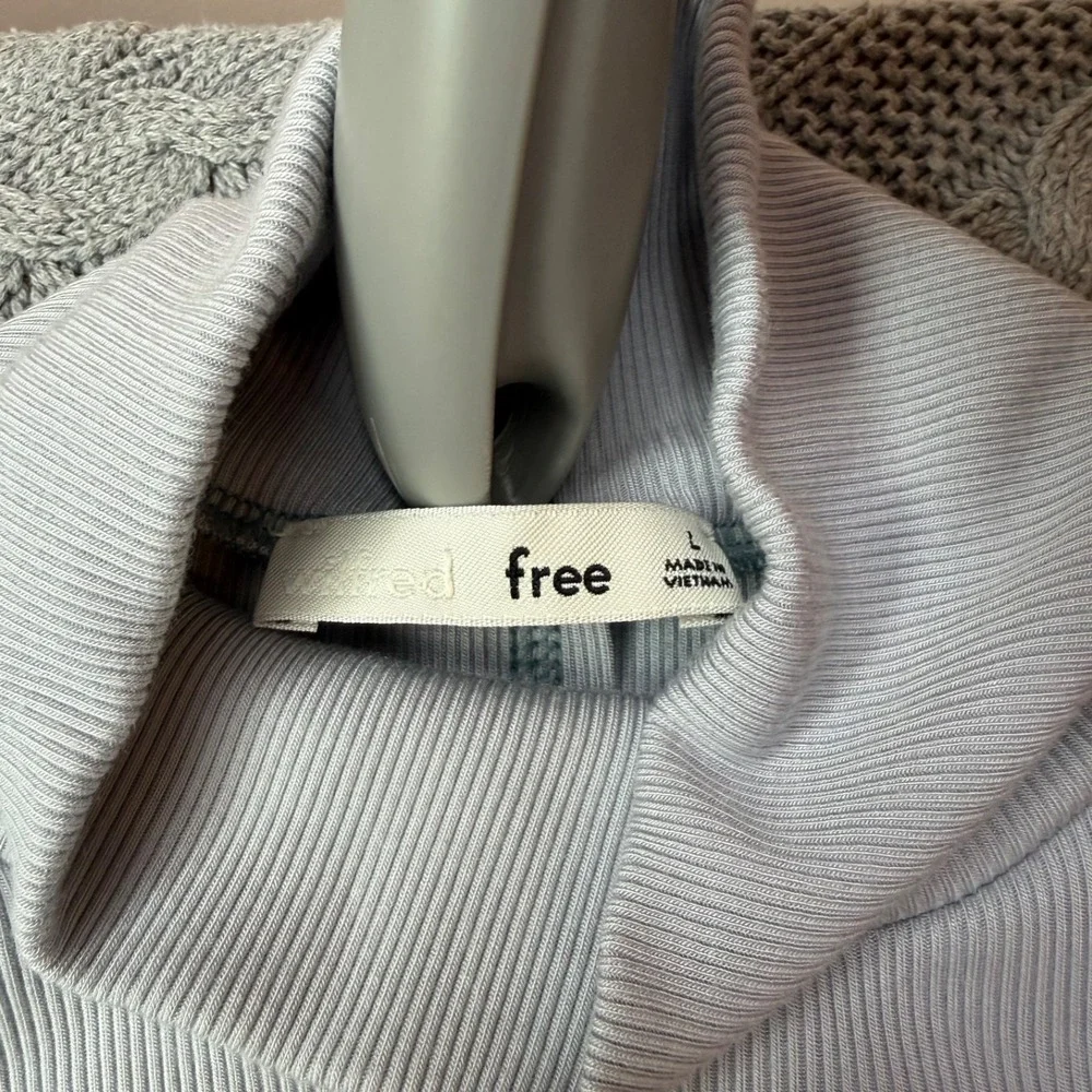 Wilfred Free Ribbed Turtleneck Exposed Seam Minimalist Women L Light‎ Blue Grey